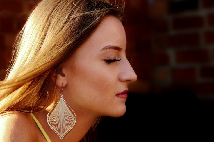 woman-1049070_960_720